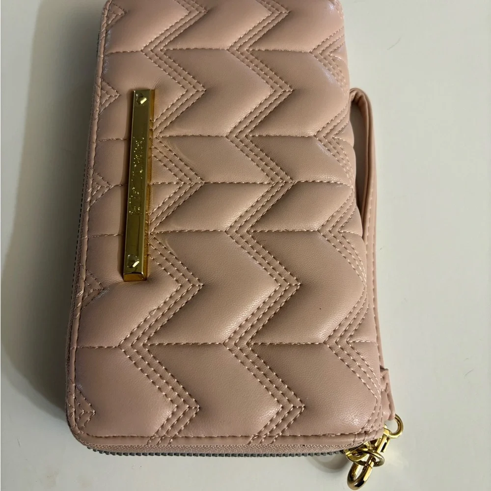 Betsey Johnson Quilted Pink Chevron Patterned Clutch/Wristlet NWOT